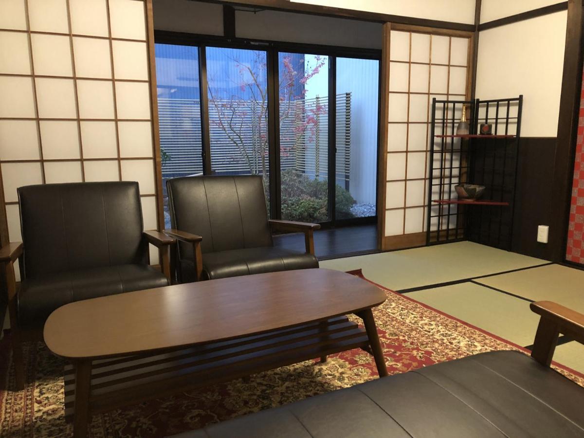 Вилла Taisho Aburaya Такаяма Экстерьер фото