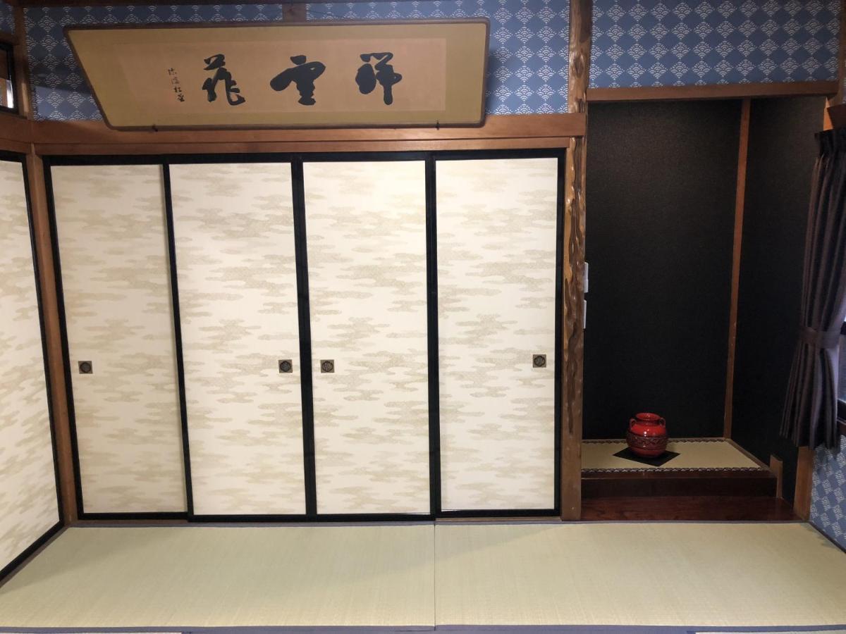 Вилла Taisho Aburaya Такаяма Экстерьер фото
